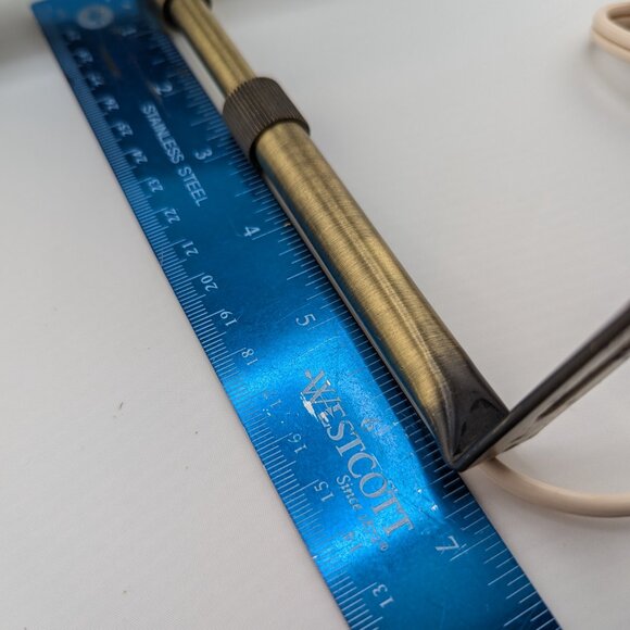 Elegant Extendable Brass Picture Light by Ecolux - Picture 5 of 6